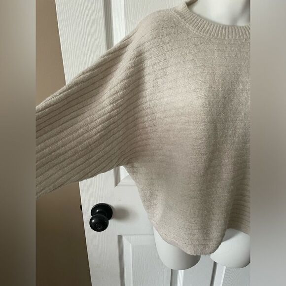 Women’s Pink Rose Ribbed Knit Sweater Cream Color Size S - Picture 2 of 6